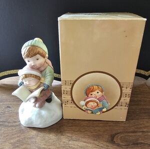 Vintage Avon 1985 "Joy to the World" Musical Porcelain Figurine